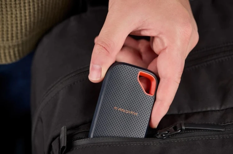 Sandisk Extreme Portable SSD "Tripel" USB 1TB External Drives 2000MB/s(R) / 1800MB/s(W)