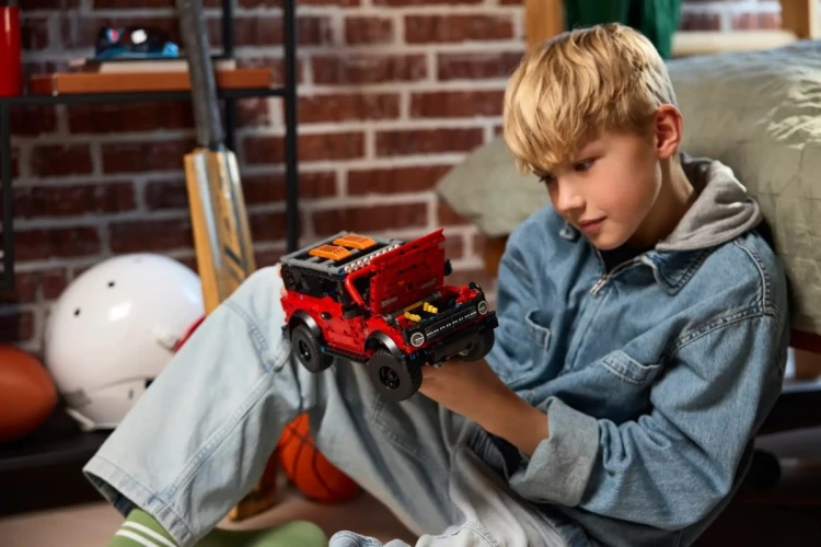 LEGO TECHNIC 42213 SUV Ford Bronco
