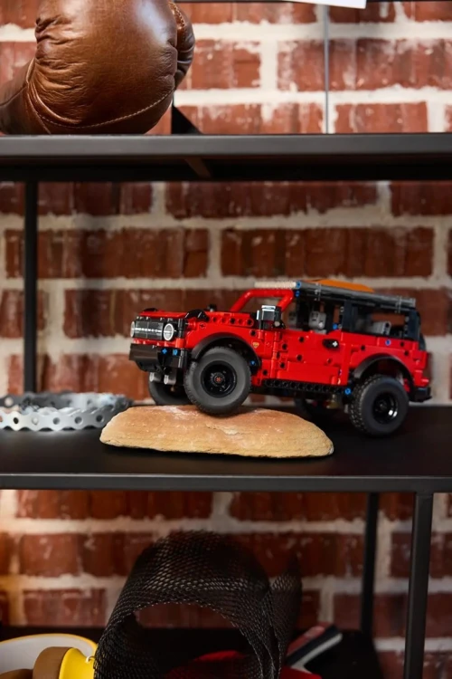 LEGO TECHNIC 42213 SUV Ford Bronco