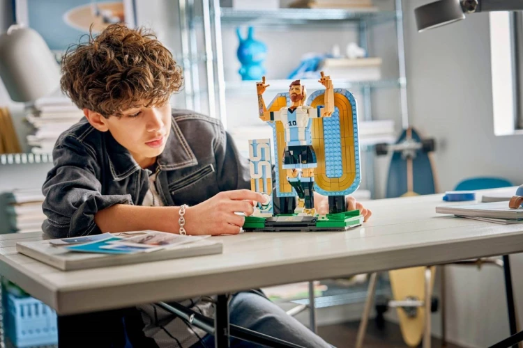 LEGO EDITIONS 43015 Lionel Messi - piłkarska legenda