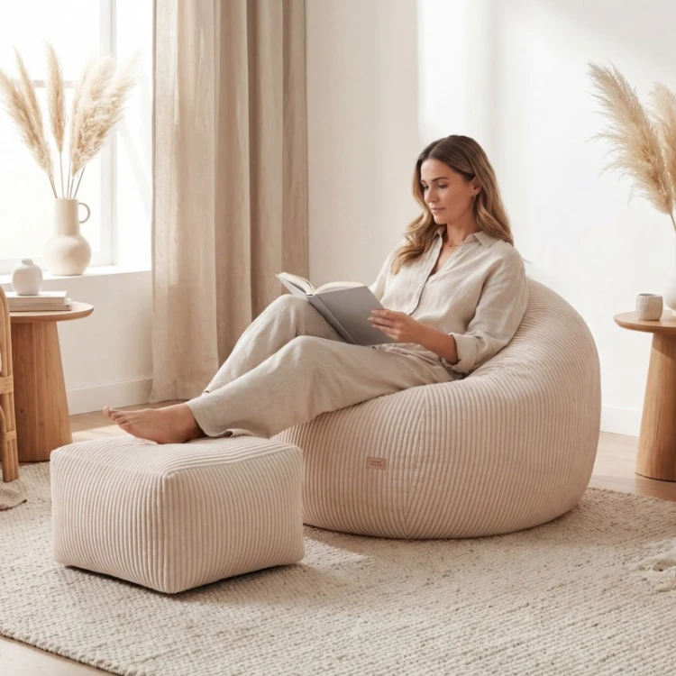 Fotel pufa sztruksowa z podnóżkiem Comfy 3.0 Beige