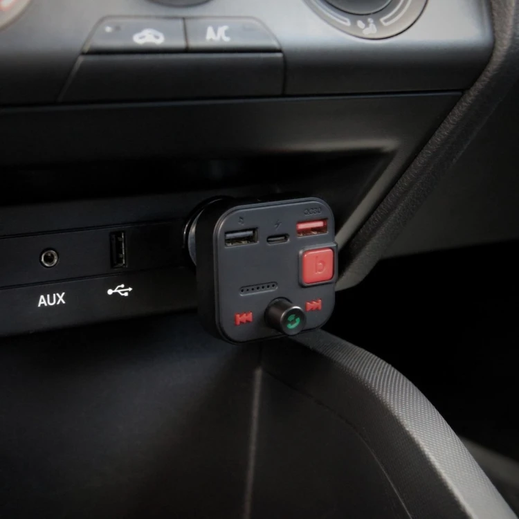 SAVIO TR-15 TRANSMITER FM Z WYŚWIETLACZEM, BLUETOOTH I ŁADOWARKĄ PD USB-C USB-A QUICK CHARGE, BASS BOOST
