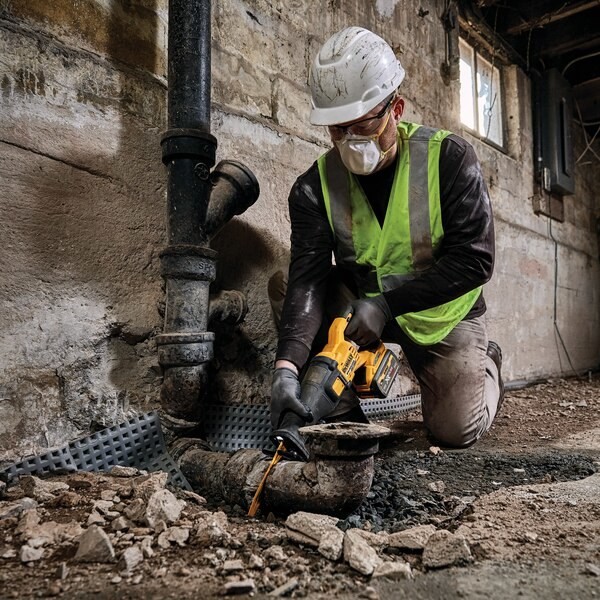 Piła szablasta Aku 54V DCS389NT DEWALT