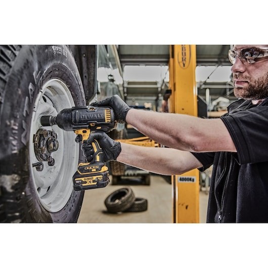 Klucz udarowy 1/2" 18V 2*5,0Ah DCF900P2G DEWALT