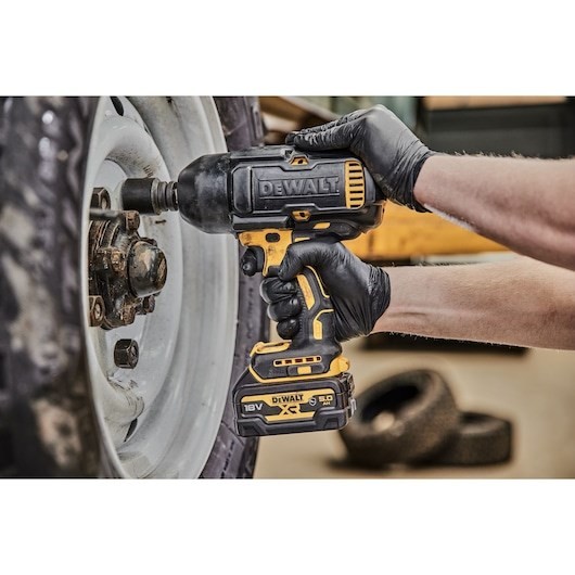 Klucz udarowy 1/2" 18V 2*5,0Ah DCF900P2G DEWALT