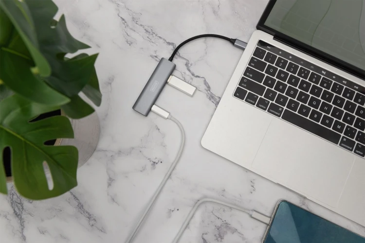 Digitus Koncentrator USB-C 4-portowy, 2 x USB A i 2 x USB-C