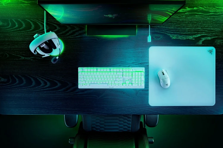 Bezprzewodowa mysz do gier e-sportowych Razer Viper V3 Pro - biała