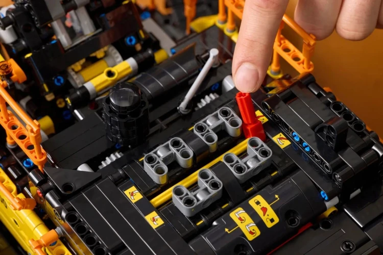 LEGO Technic 42215 - Koparka Volvo EC500 Hybrid