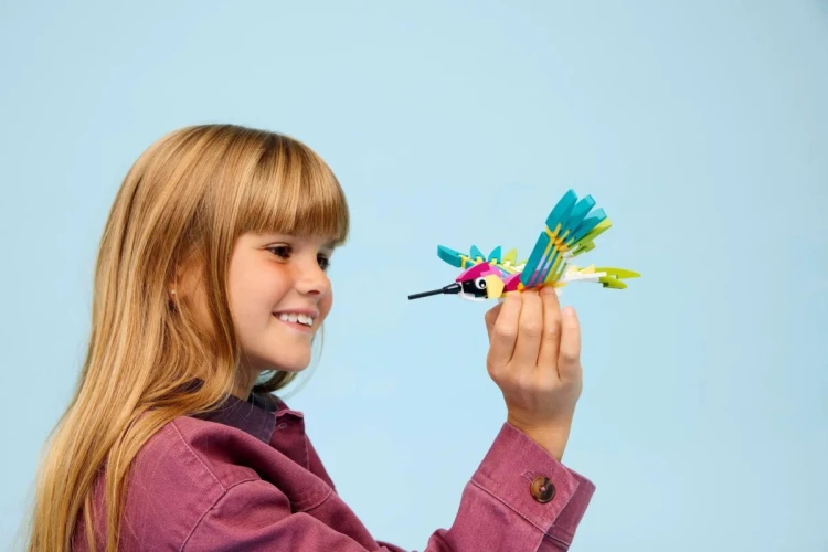 LEGO Creator 3w1 31384 - Dzikie zwierzęta: Kolorowy koliber