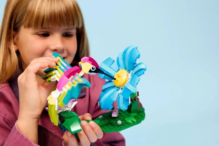 LEGO Creator 3w1 31384 - Dzikie zwierzęta: Kolorowy koliber