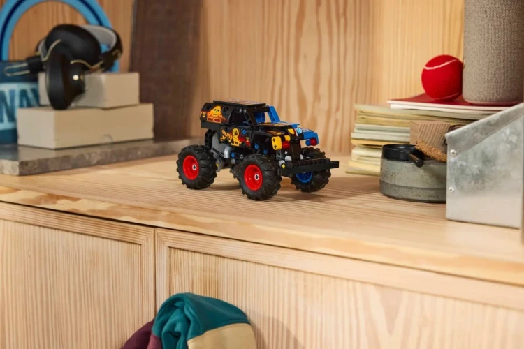 LEGO Technic 42219 - Monster Jam Grave Digger Ogień i lód