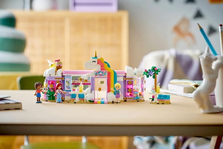 LEGO Friends 42684 - Jednorożcowa kawiarnia