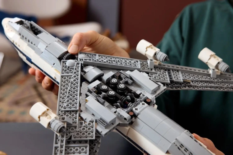 LEGO ICONS 10360 Nosiciel wahadłowców