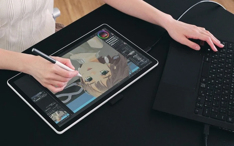 Tablet graficzny Wacom One 14 - ekranowy z piórkiem Wacom One Standard Pen i kablem USB-C