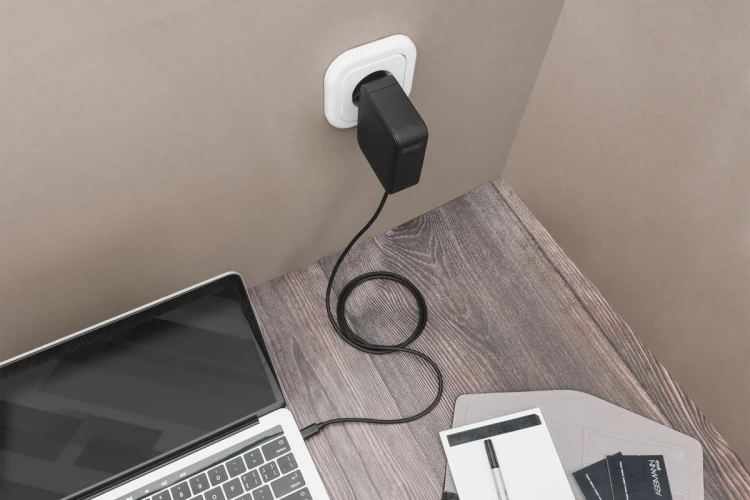 Digitus Ładowarka do notebooka z USB-C, 100W GaN