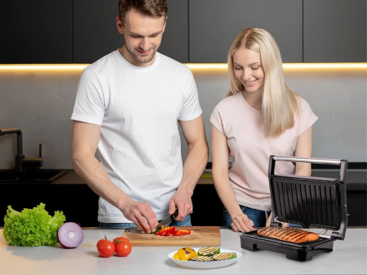 ELDOM GRILL KONTAKTOWY GK110 800W CZARNO-SREBRNY
