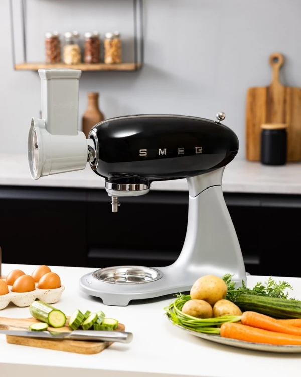 Robot kuchenny SMEG SMF04BLEU