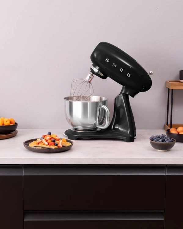 Robot kuchenny SMEG SMF05BLEU