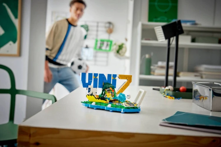 LEGO EDITIONS 43027 Vini Jr. - piłkarskie momenty