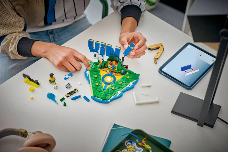 LEGO EDITIONS 43027 Vini Jr. - piłkarskie momenty