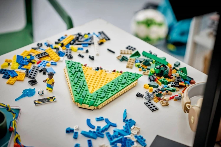 LEGO EDITIONS 43027 Vini Jr. - piłkarskie momenty
