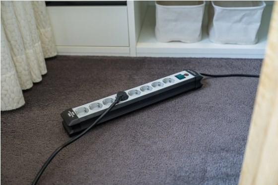 Brennenstuhl 1951580101 Regleta, 230 V, Negro y Gris Claro, 49 cm rozgałęziacz 5 m 8 x gniazdo sieciowe Wewnętrzna Czarny, Jasnozielony