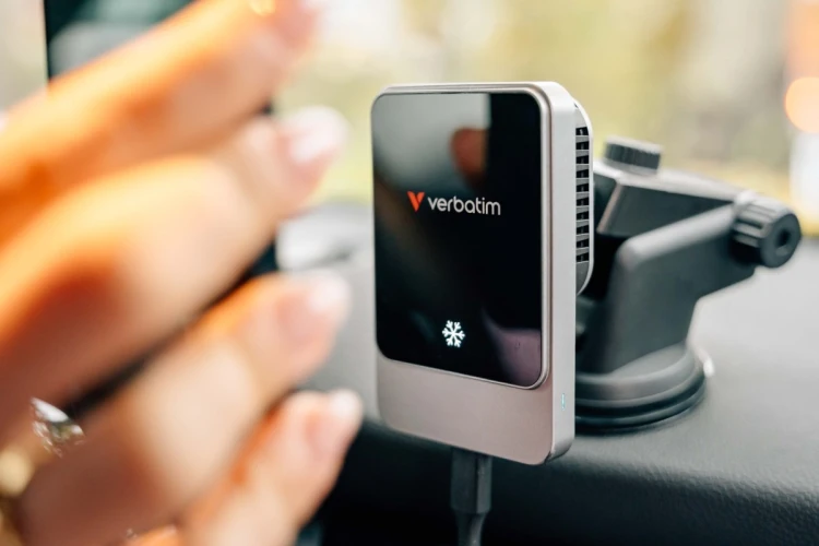 Verbatim Charge 'n' Drive Smartfon Czarny USB Bezprzewodowe ładowanie Szybkie ładowanie Automatyczna