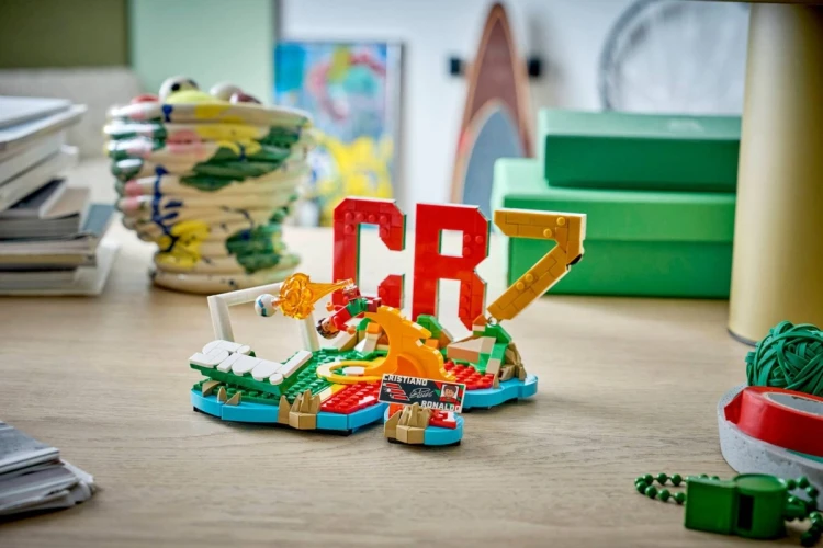LEGO EDITIONS 43012 Cristiano Ronaldo - piłkarskie momenty