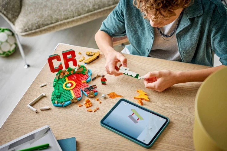 LEGO EDITIONS 43012 Cristiano Ronaldo - piłkarskie momenty