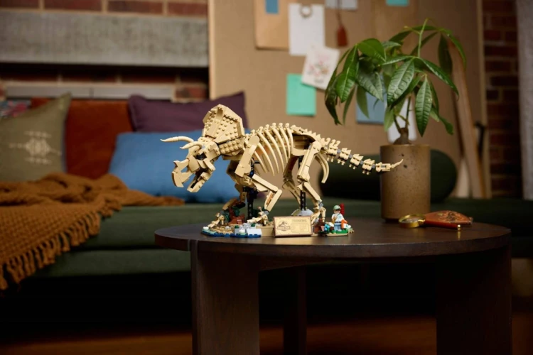 LEGO JURASSIC WORLD 77985 Szkielety dinozaurów: triceratops