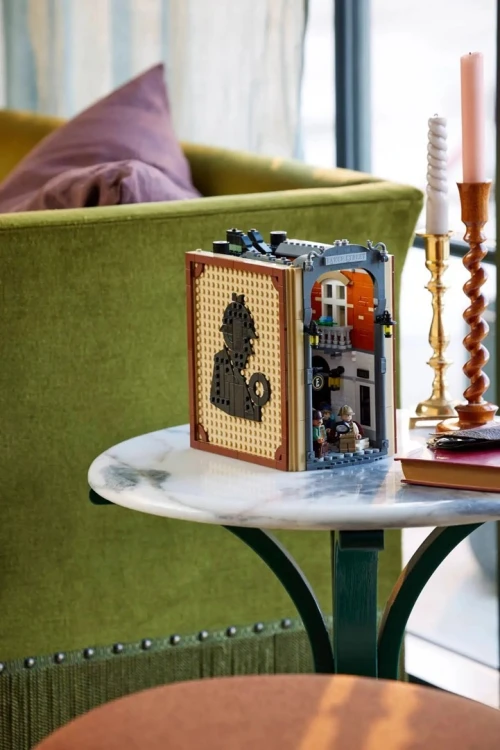 LEGO ICONS 10351 Sherlock Holmes: Book nook