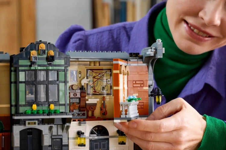 LEGO ICONS 10351 Sherlock Holmes: Book nook