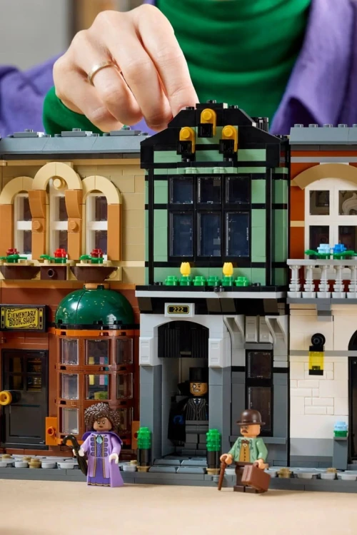 LEGO ICONS 10351 Sherlock Holmes: Book nook