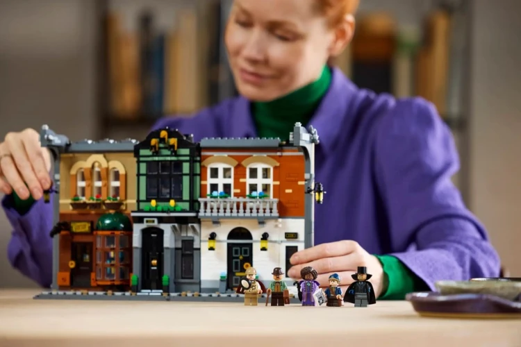 LEGO ICONS 10351 Sherlock Holmes: Book nook