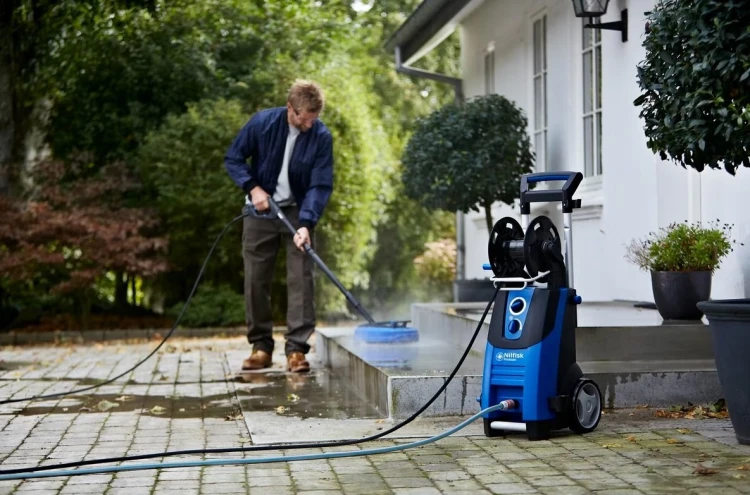 Nilfisk PREMIUM 200-15 EU myjka ciśnieniowa Wyprostowany Prąd elektryczny 650 l/h Niebieski, Czarny