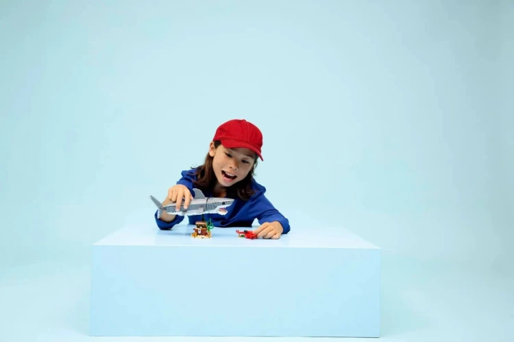 LEGO CREATOR 3 W 1 31381 Groźny rekin i skrzynia ze skarbem