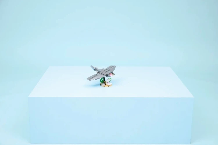 LEGO CREATOR 3 W 1 31381 Groźny rekin i skrzynia ze skarbem