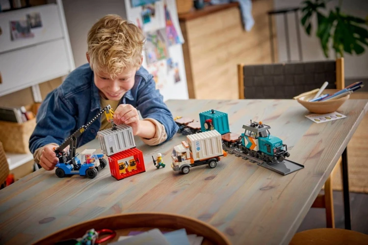 LEGO City 60509 - Portowy pociąg towarowy, dźwig i ciężarówka