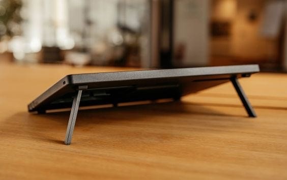 Wacom Cintiq 16 - tablet ekranowy do profesjonalnych zastosowań graficznych, piórko Pro Pen 3E, rozdzielczość Full HD