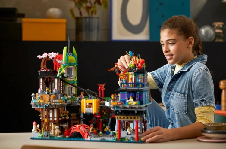 LEGO Ninjago 71799 - Rynek miejski Ninjago