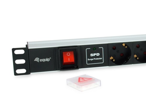 Equip 333309 rozdzielacz zasilania PDU 7 x gniazdo sieciowe 1U Czarny, Srebrny