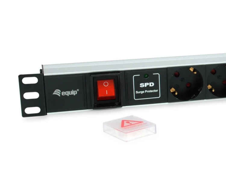 Equip 333309 rozdzielacz zasilania PDU 7 x gniazdo sieciowe 1U Czarny, Srebrny