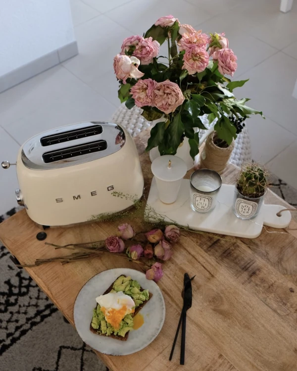 Smeg TSF01CREU toster 6 2 kaw. 950 W Kremowy