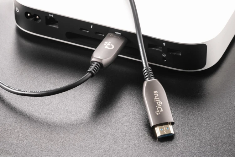 Kabel połączeniowy hybrydowy HDMI 2.1 Ultra High Speed 8K60Hz UHD HDMI A/HDMI A M/M czarny 15m