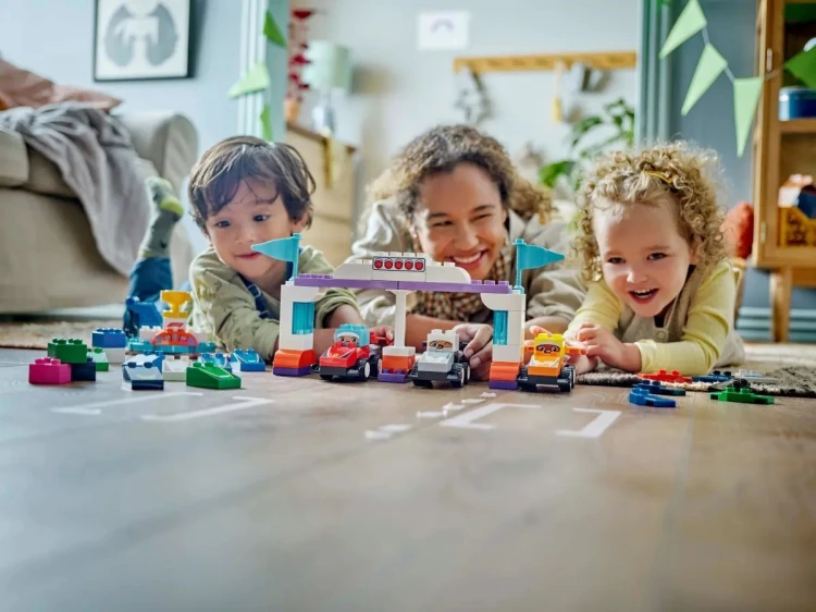 LEGO Duplo 10445 - Bolidy i kierowcy F1