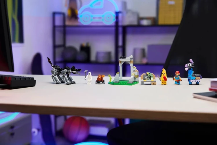 LEGO Fortnite 77075 - Skórek i Iskra oraz obóz