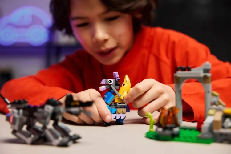LEGO Fortnite 77075 - Skórek i Iskra oraz obóz