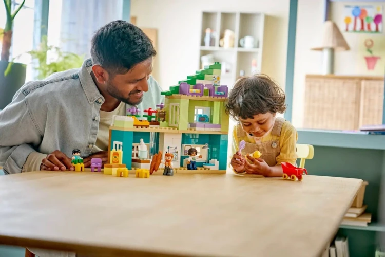 LEGO DUPLO 10470 Nowoczesny dom rodzinny 3 w 1 z figurkami