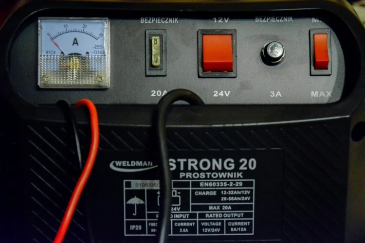WELDMAN PROSTOWNIK STRONG 20  12V/24V