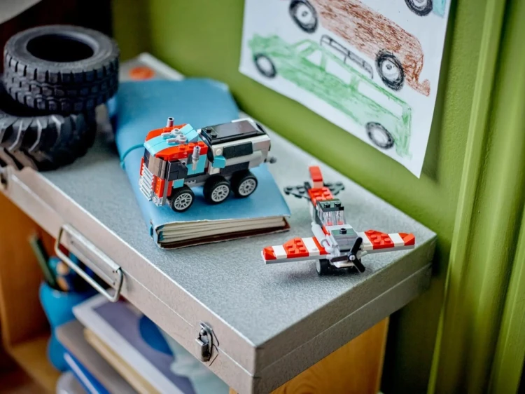 LEGO Creator 3w1 31146 - Ciężarówka z platformą i helikopterem